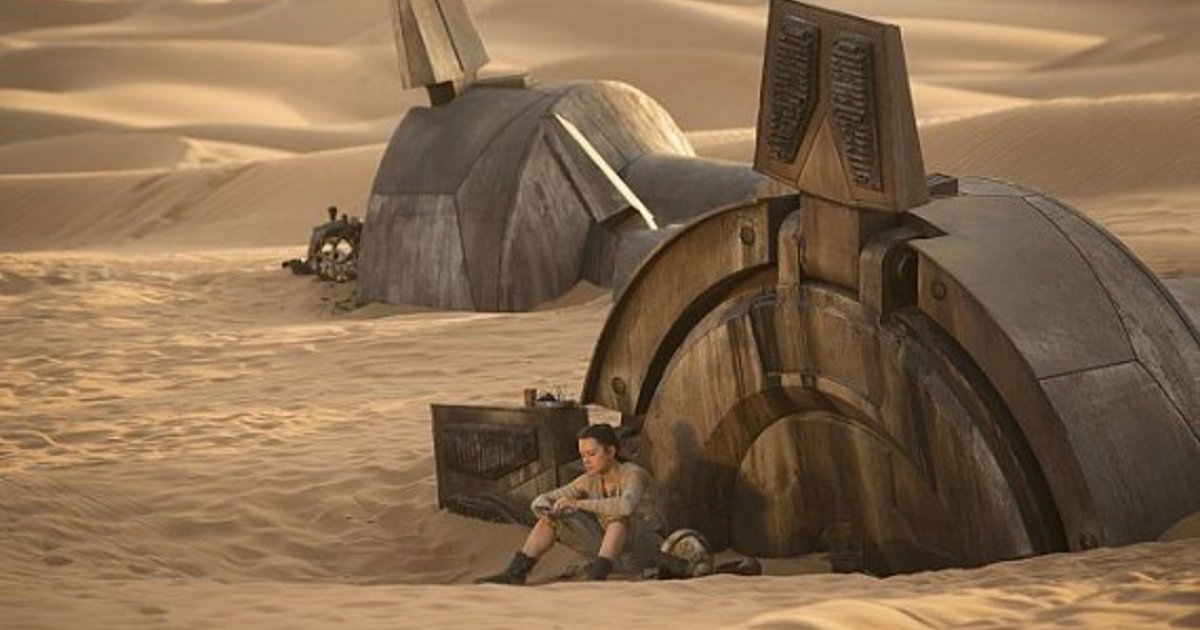 rey-jakku-at-at.jpg