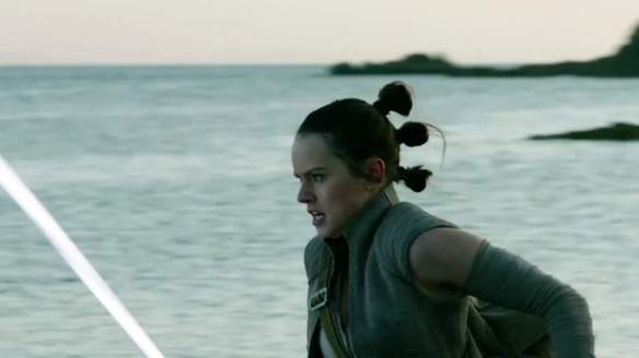 tlj-rey-running-beach